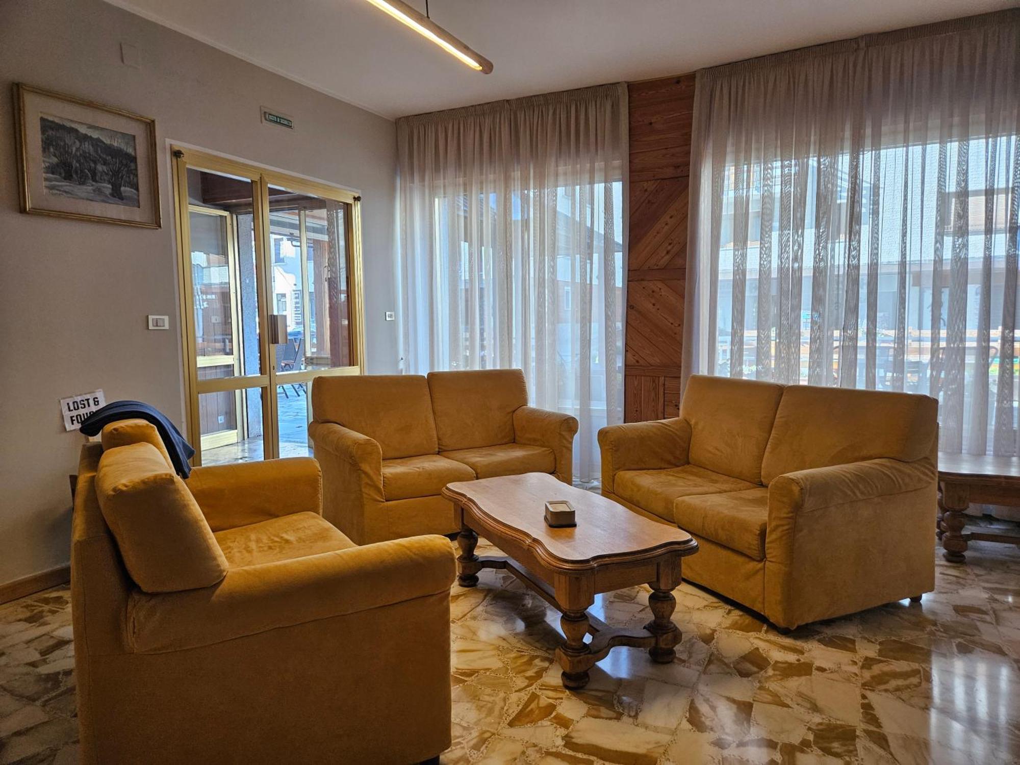 Hotel Holiday Debili Sauze D'Oulx Exterior foto