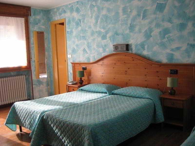 Hotel Holiday Debili Sauze D'Oulx Exterior foto