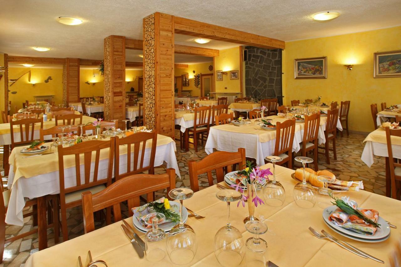 Hotel Holiday Debili Sauze D'Oulx Exterior foto